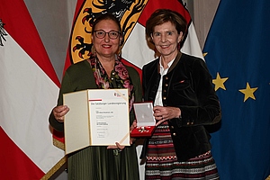 Ingrid Weese-Weydemann (Museum Fronfeste, Neumarkt am Wallersee) wurde am 17.10.2023 mit dem Verdienstzeichen des Landes ausgezeichnet