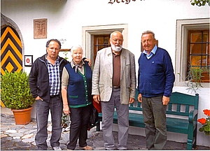 2013 Besuch im Gewerkenhaus © Bergbau- und Gotikmuseum Leogang; im Bild: Johann Weyringer, Helli und Sepp Forcher, Hermann Mayrhofer 